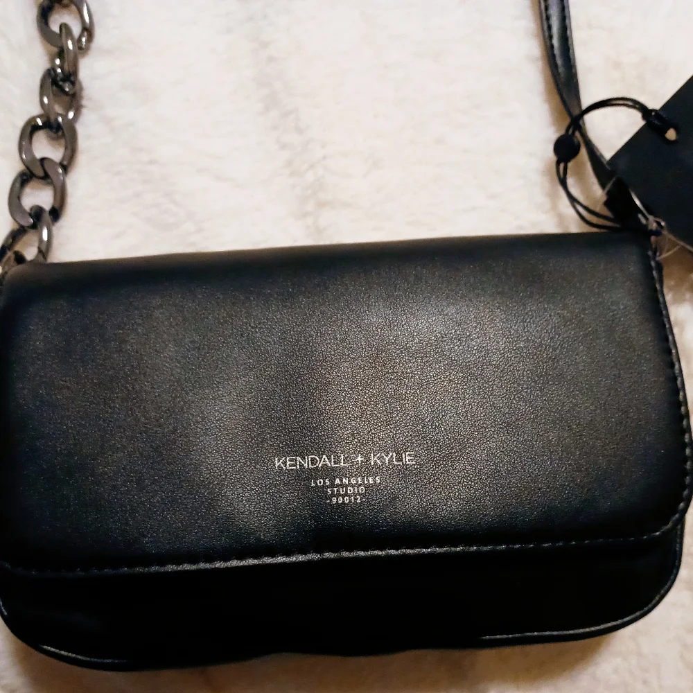 KENDALL + KYLIE NWT! Black Chain Purse - Picture 1 of 8
